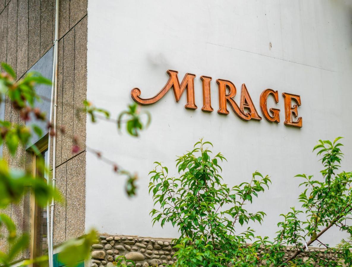 Hotel Mirage Srīnagar Buitenkant foto