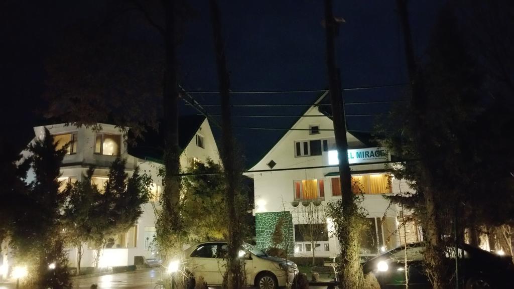 Hotel Mirage Srīnagar Buitenkant foto