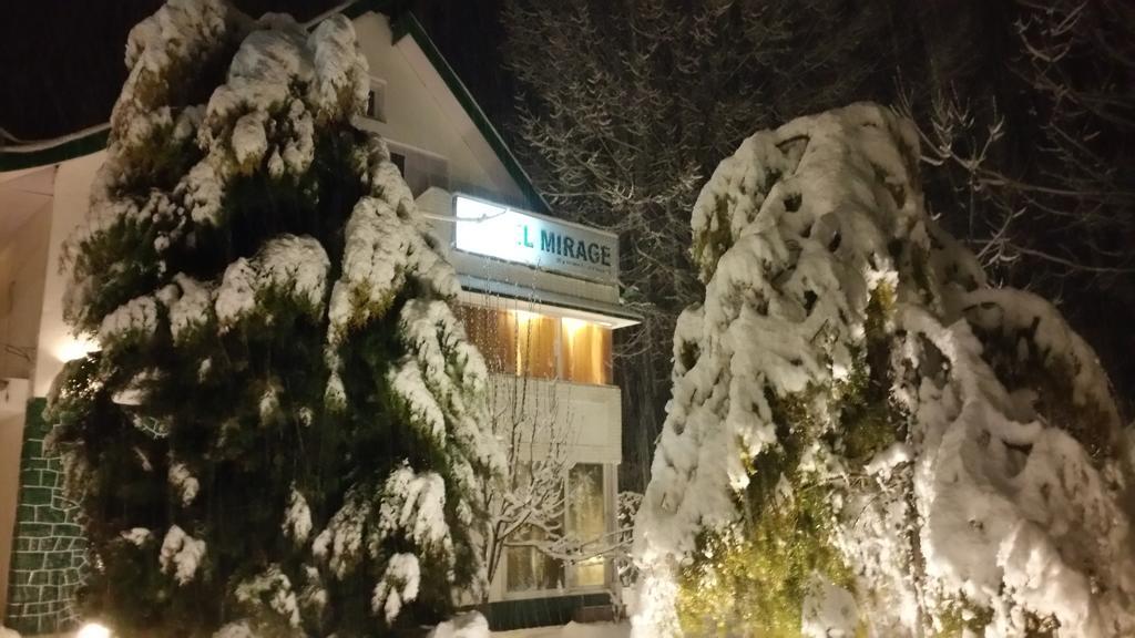 Hotel Mirage Srīnagar Buitenkant foto